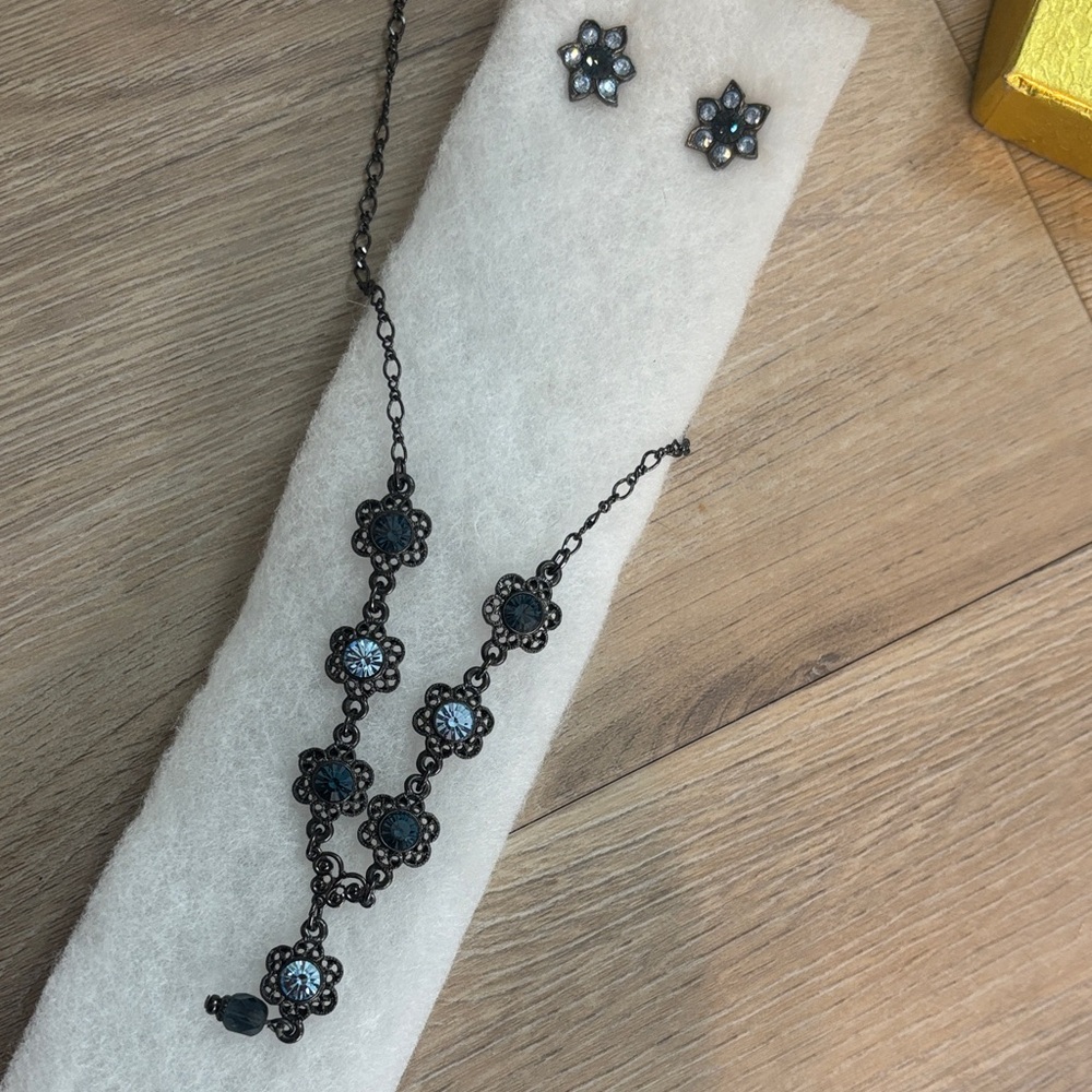 BLUE FLOWER MATCHING NECKLACE AND EARRINGS